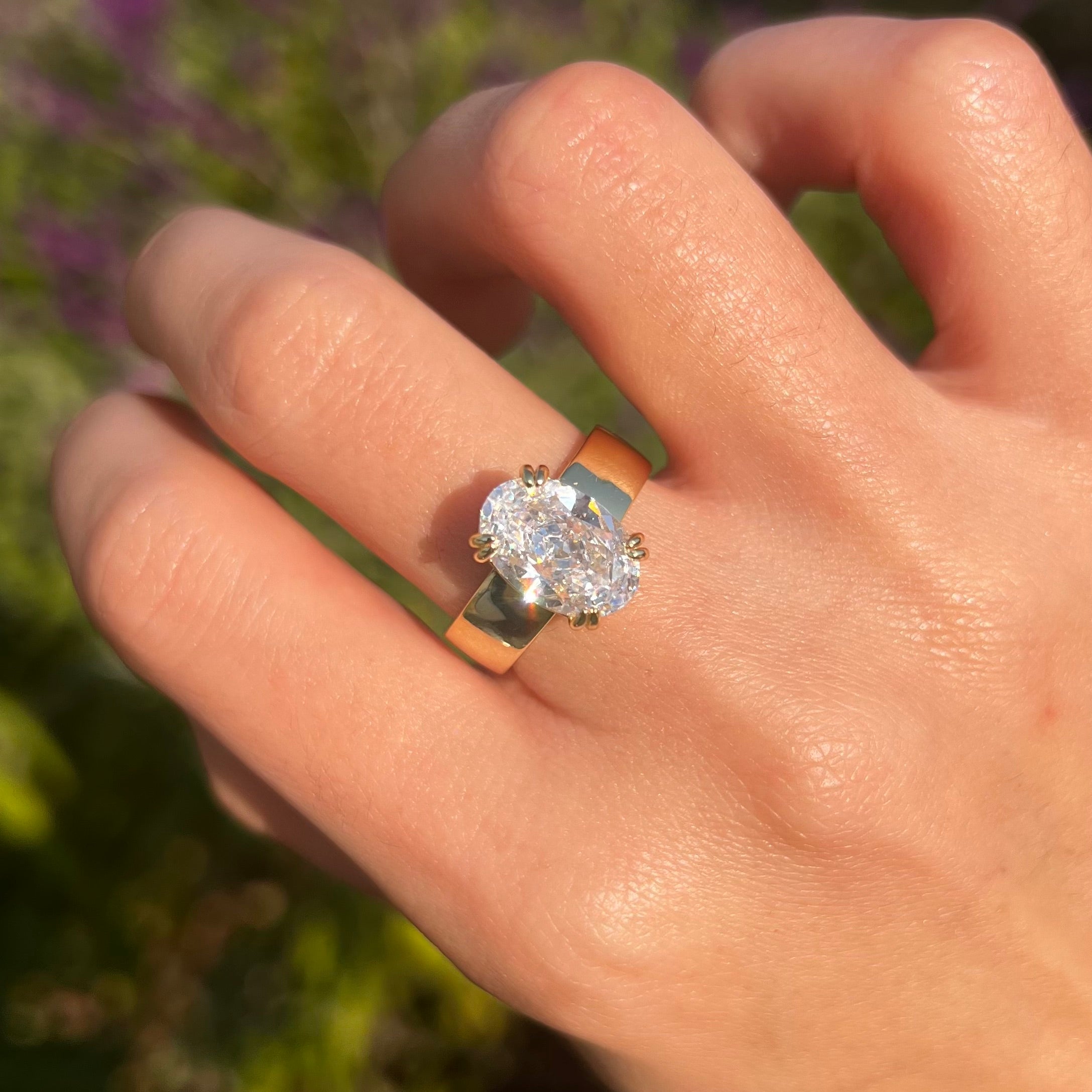 Wide Band Oval Vintage-Inspired Ring in Sterling Silver
