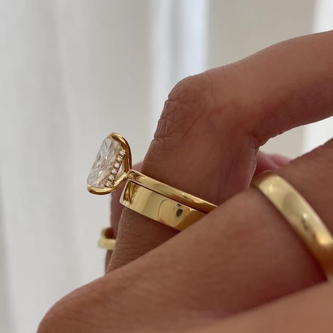 2PCS Golden Tone Hidden Halo Radiant Cut Plain Matching Band Bridal Set