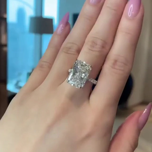 8.1CT Radiant Cut White Sapphire Engagement Rings in Sterling Silver 货不对板