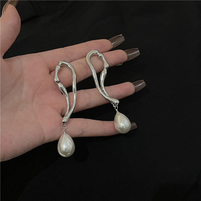 Simple Irregular Hollow Curved Pearl Dangle Earrings