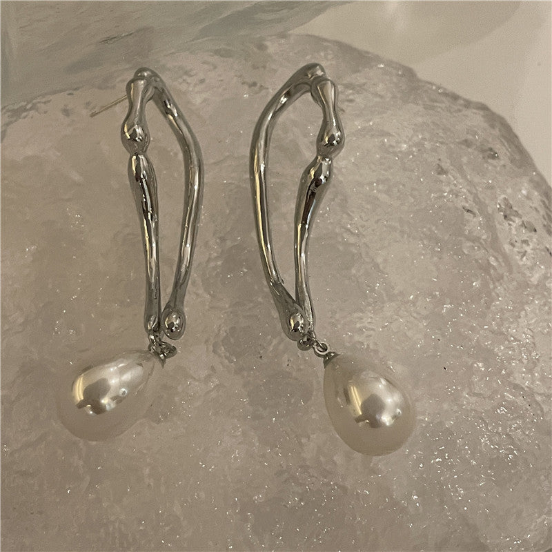 Simple Irregular Hollow Curved Pearl Dangle Earrings