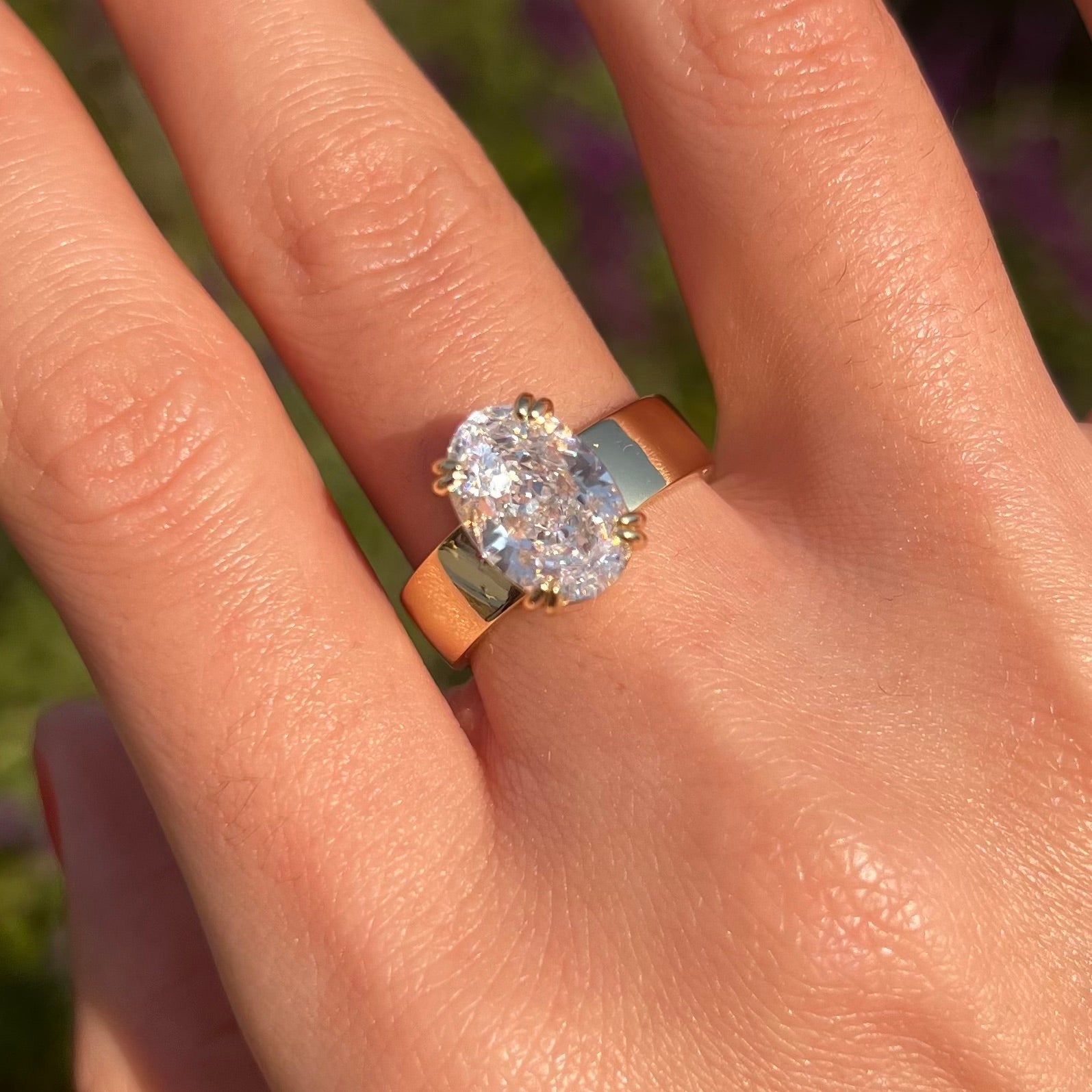 Wide Band Oval Vintage-Inspired Ring in Sterling Silver