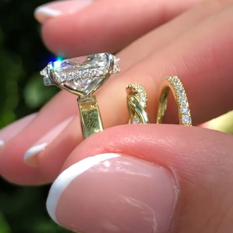 Gorgeous 3 Pcs Oval Cut Sterling Silver Bridal Set