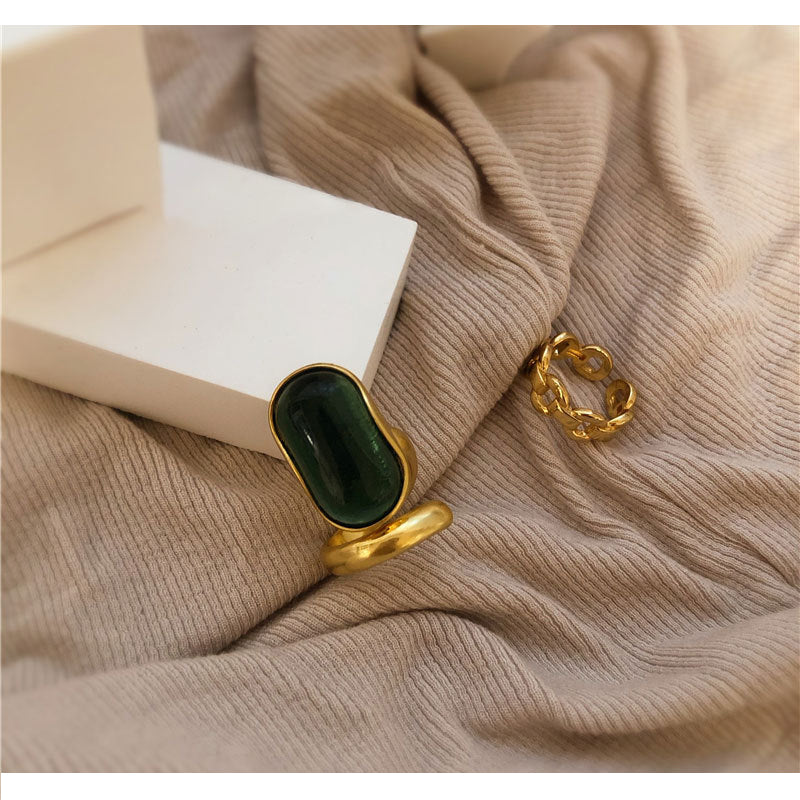 Retro Golden Tone Emerald Green Ring & Golden Tone Hollow Band