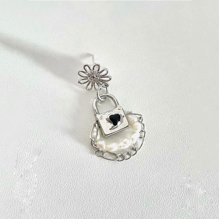 Cute Daisy Flower Lock Your Heart Pear Drop Earrings