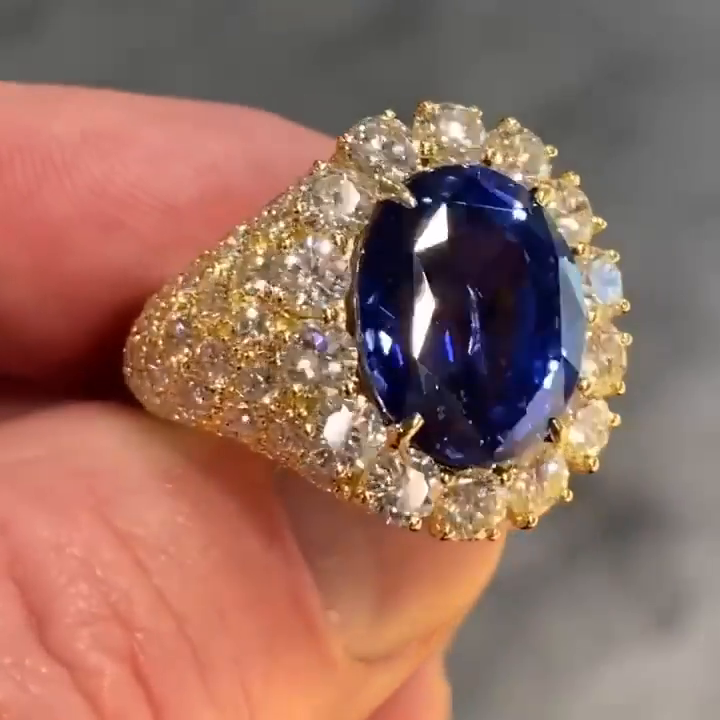 Luxurious Halo Oval Cut Royal Blue Golden Handmade Engagement Ring