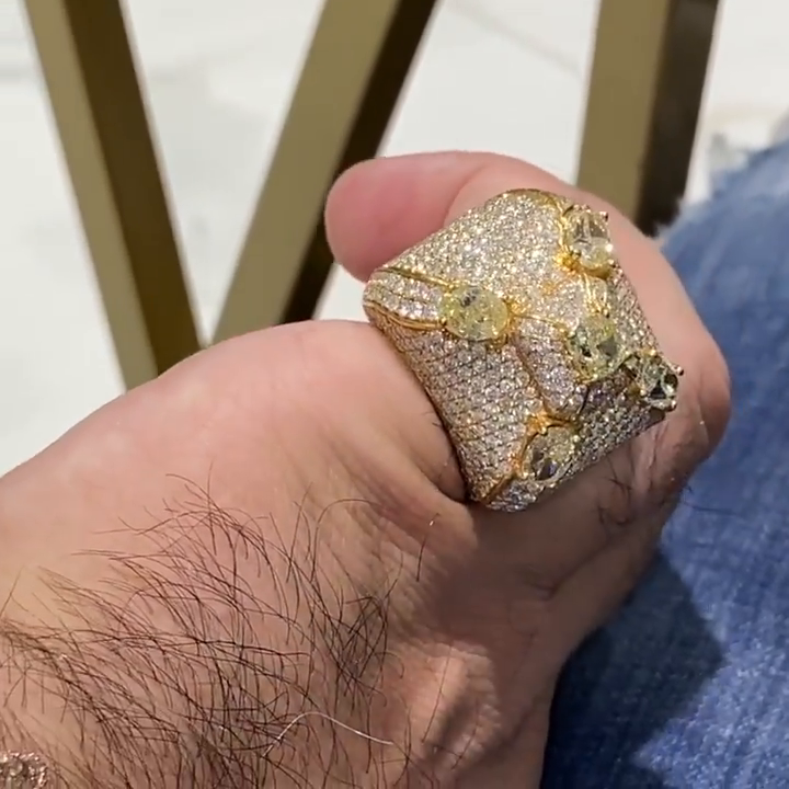 Luxury 6ctw Round Cut Center Stone With 4 Oval Cut Yellow Sapphires Handmade Men's Ring