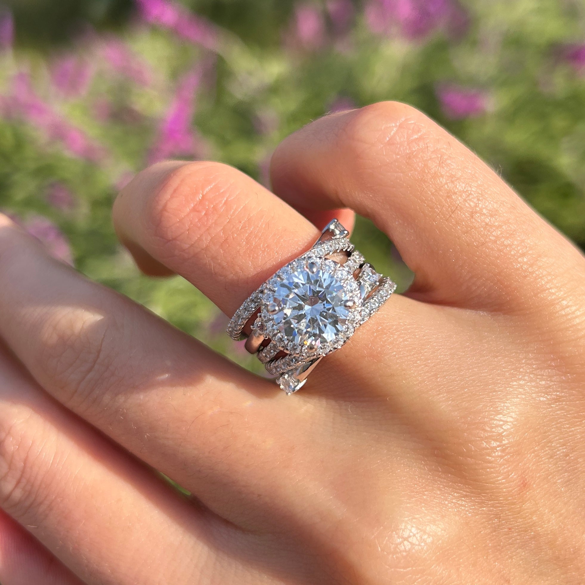 Luxury 2 Pcs Round Cut Halo Design With Insert Band Bridal Set