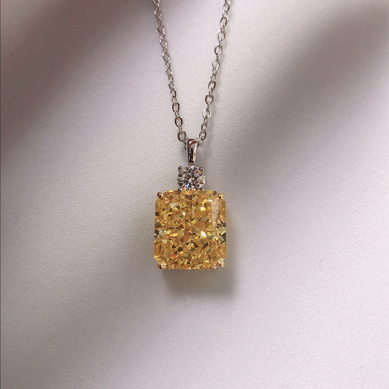 Stunning 4.5ct Yellow Pendant Necklace