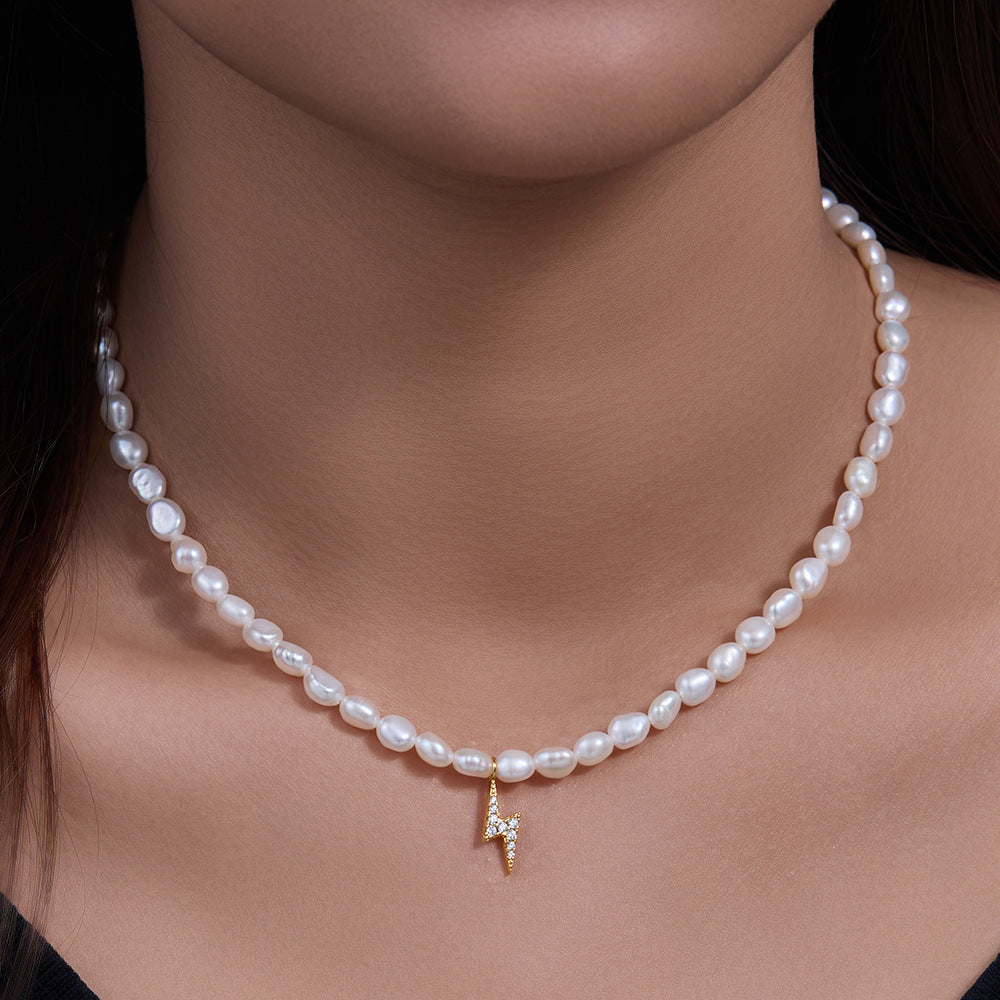 Elegant Pearls Necklace For Mom