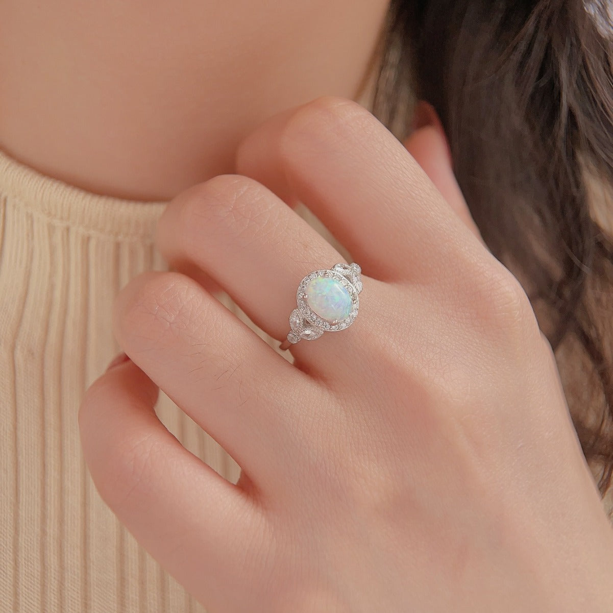 Luxury Halo Opal Design Silver Ring