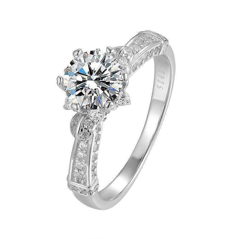 Retro Design Round Cut Moissanite Ring