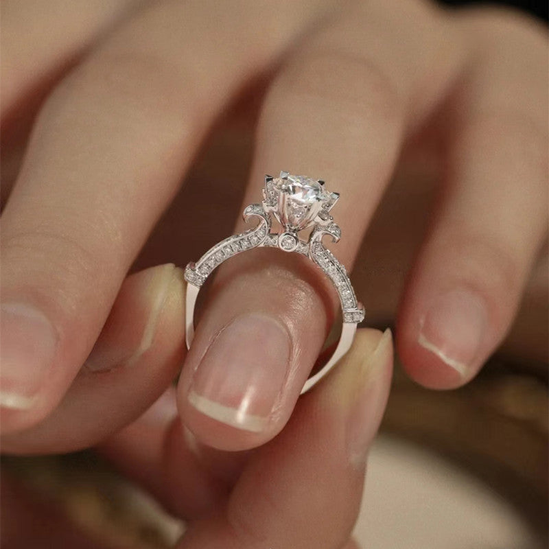 Retro Design Round Cut Moissanite Ring