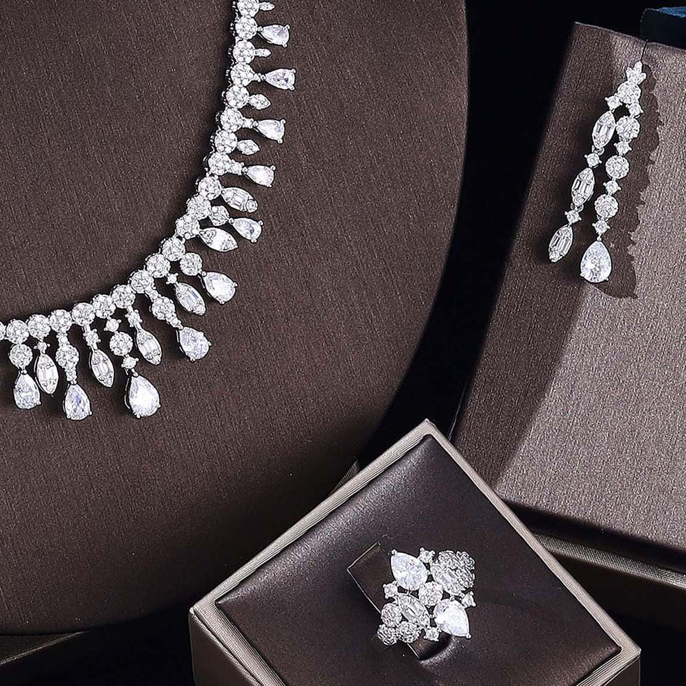 4 Pcs Luxury Sparkling Full Diamond Jewelry Set