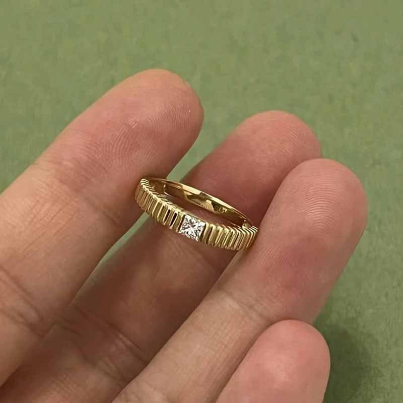 Grosgrain Design Golden Tone Ring