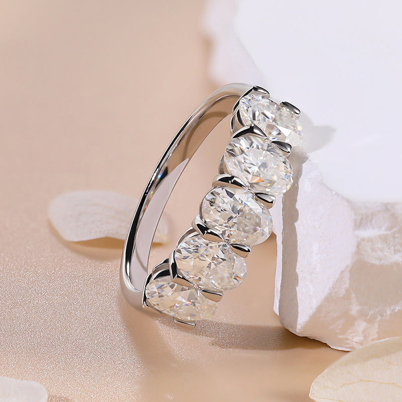 2.5 Ct Oval Cut Moissanite White Gold Band