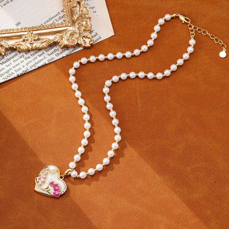Retro Flower Heart Design Pearl Neckalce