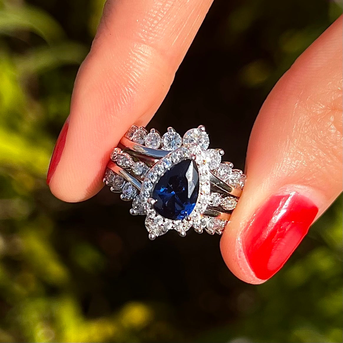 Retro 2 Pcs Blue Pear Cut Halo Design With Insert Band Bridal Set