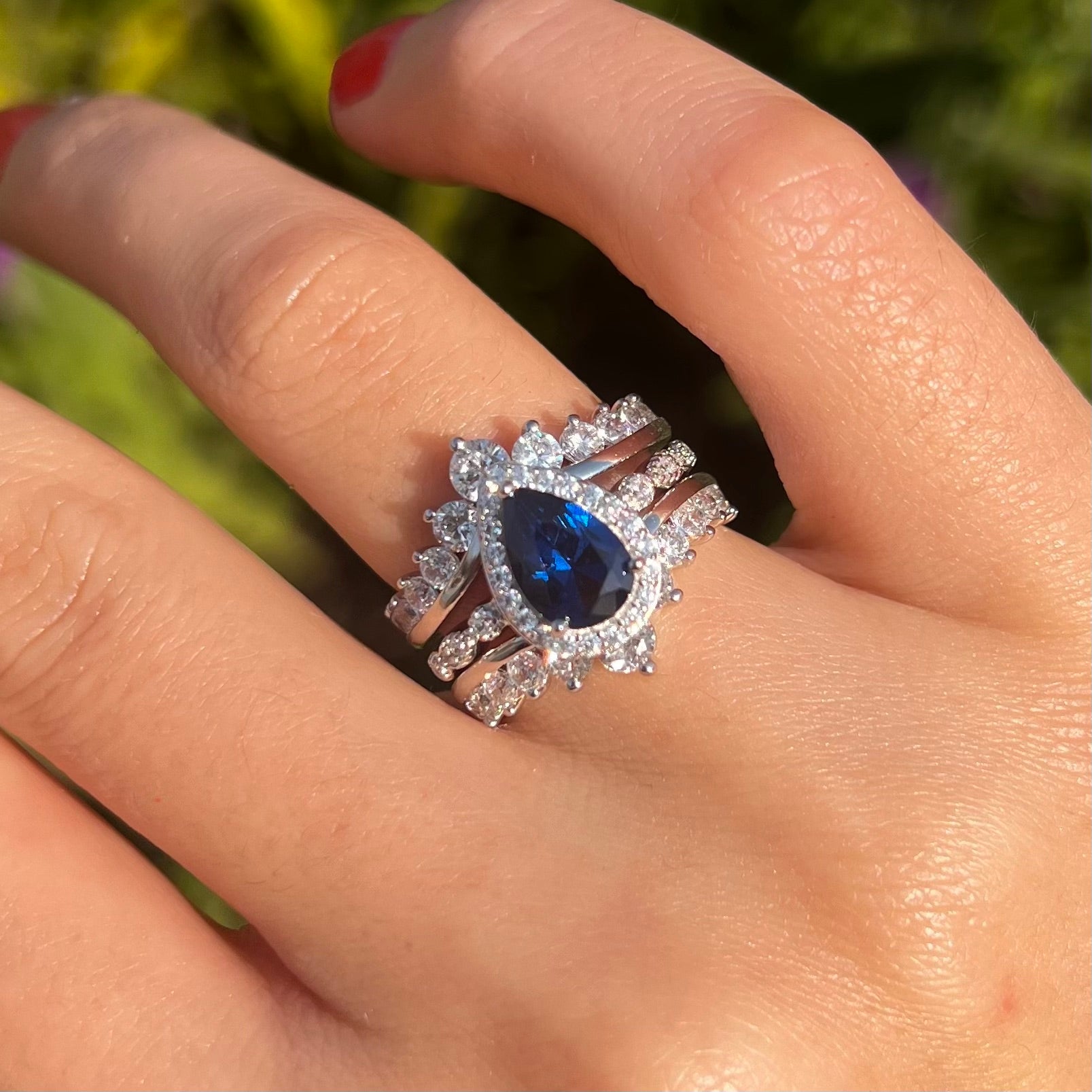 Retro 2 Pcs Blue Pear Cut Halo Design With Insert Band Bridal Set