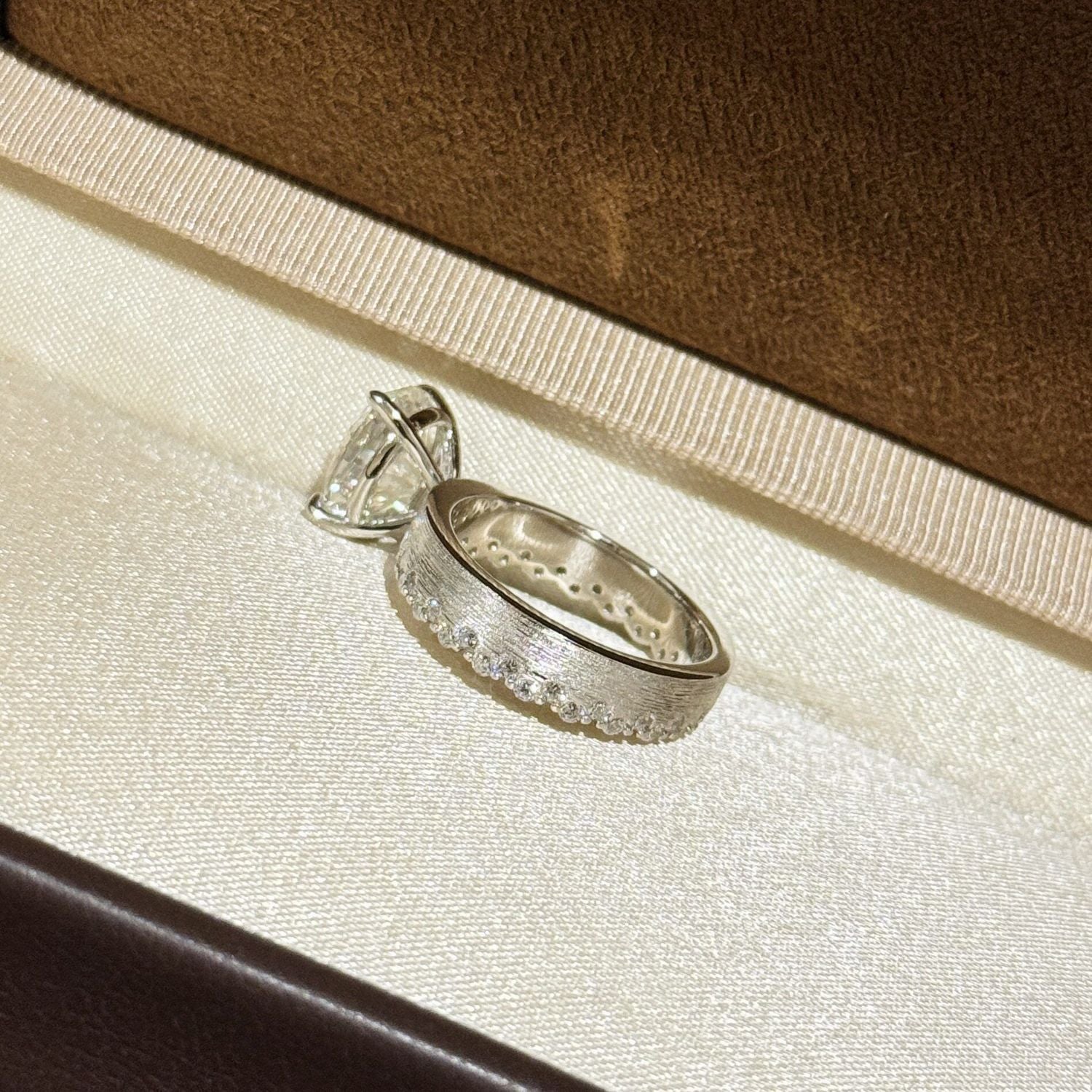 Elegant Textured Band & Side Stones Solitaire Oval Cut Sterling Silver Ring