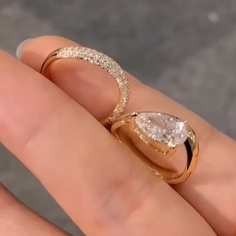 Stunning 2Pcs Pear Cut Sterling Silver Bridal Set