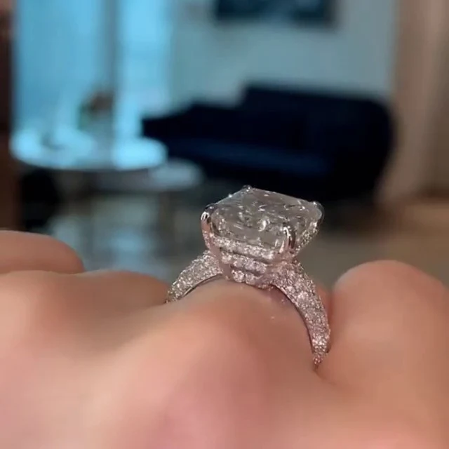 8.1CT Radiant Cut White Sapphire Engagement Rings in Sterling Silver 货不对板