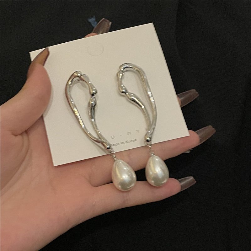 Simple Irregular Hollow Curved Pearl Dangle Earrings