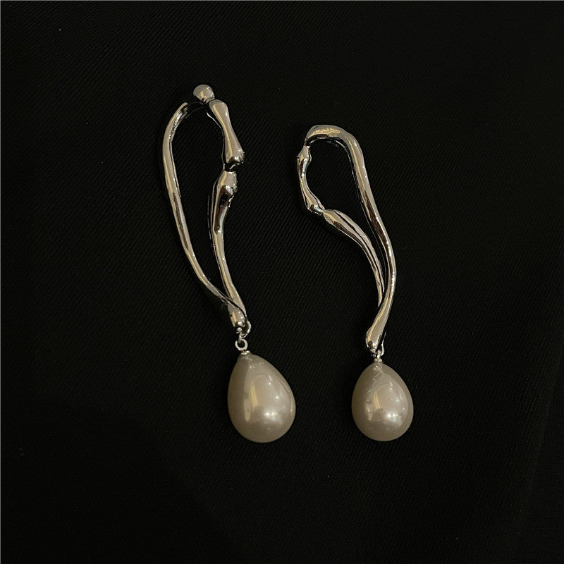 Simple Irregular Hollow Curved Pearl Dangle Earrings