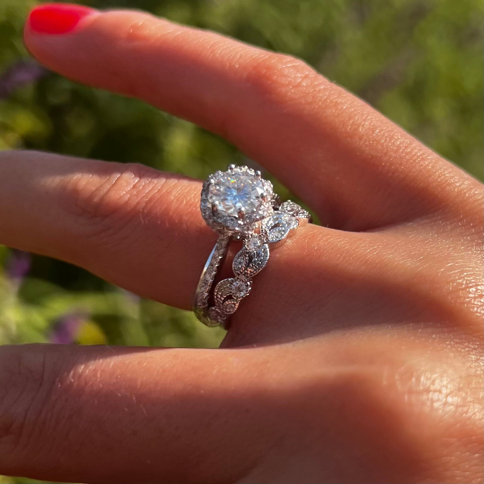 Elegant 2 Pcs Flower Design Sterling Silver Bridal Set With Lace Band