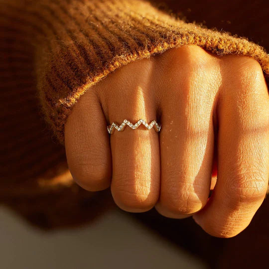 Elegant Wave Design Wedding Band In Sterling Silver