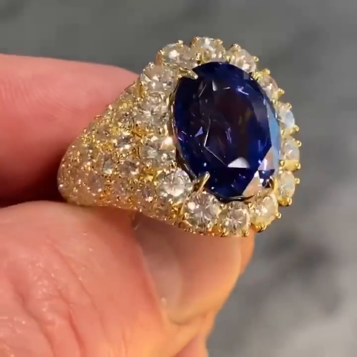 Luxurious Halo Oval Cut Royal Blue Golden Handmade Engagement Ring