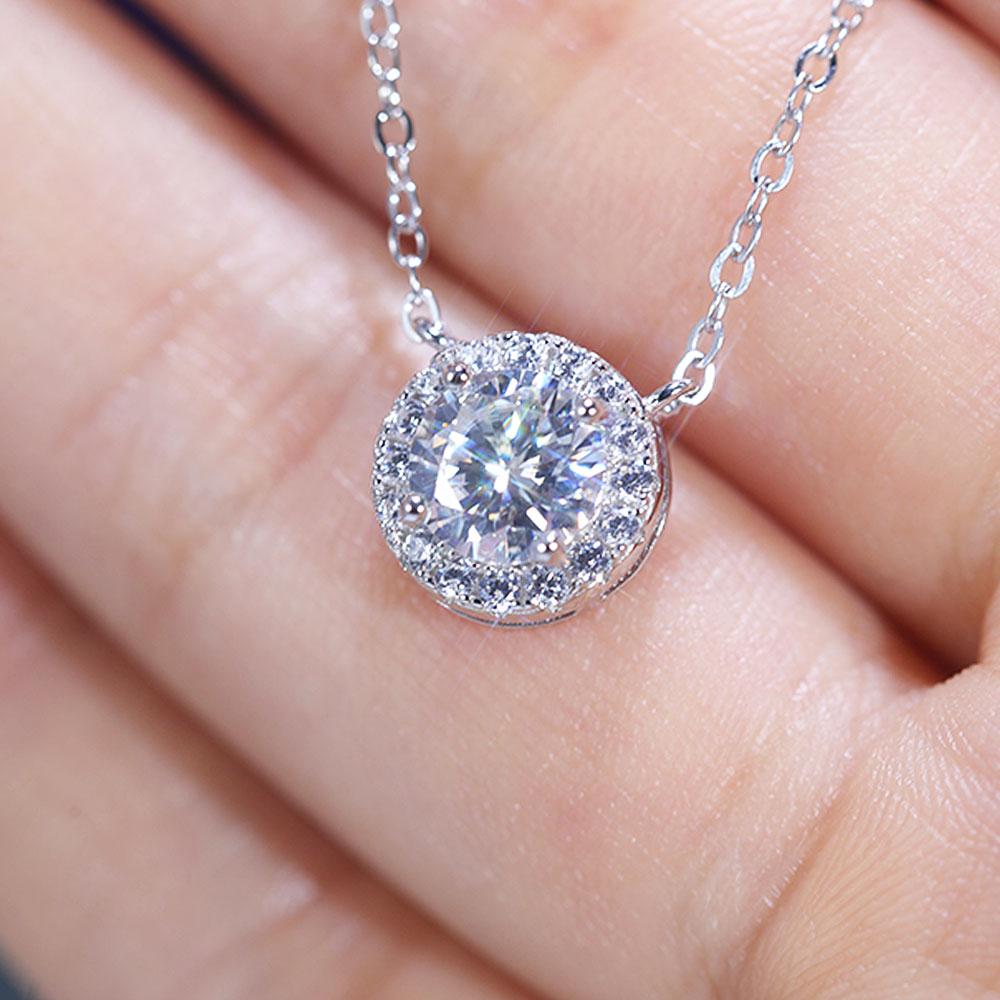 Classic 1.0 CT Round Cut Halo Design Moissanite Necklace