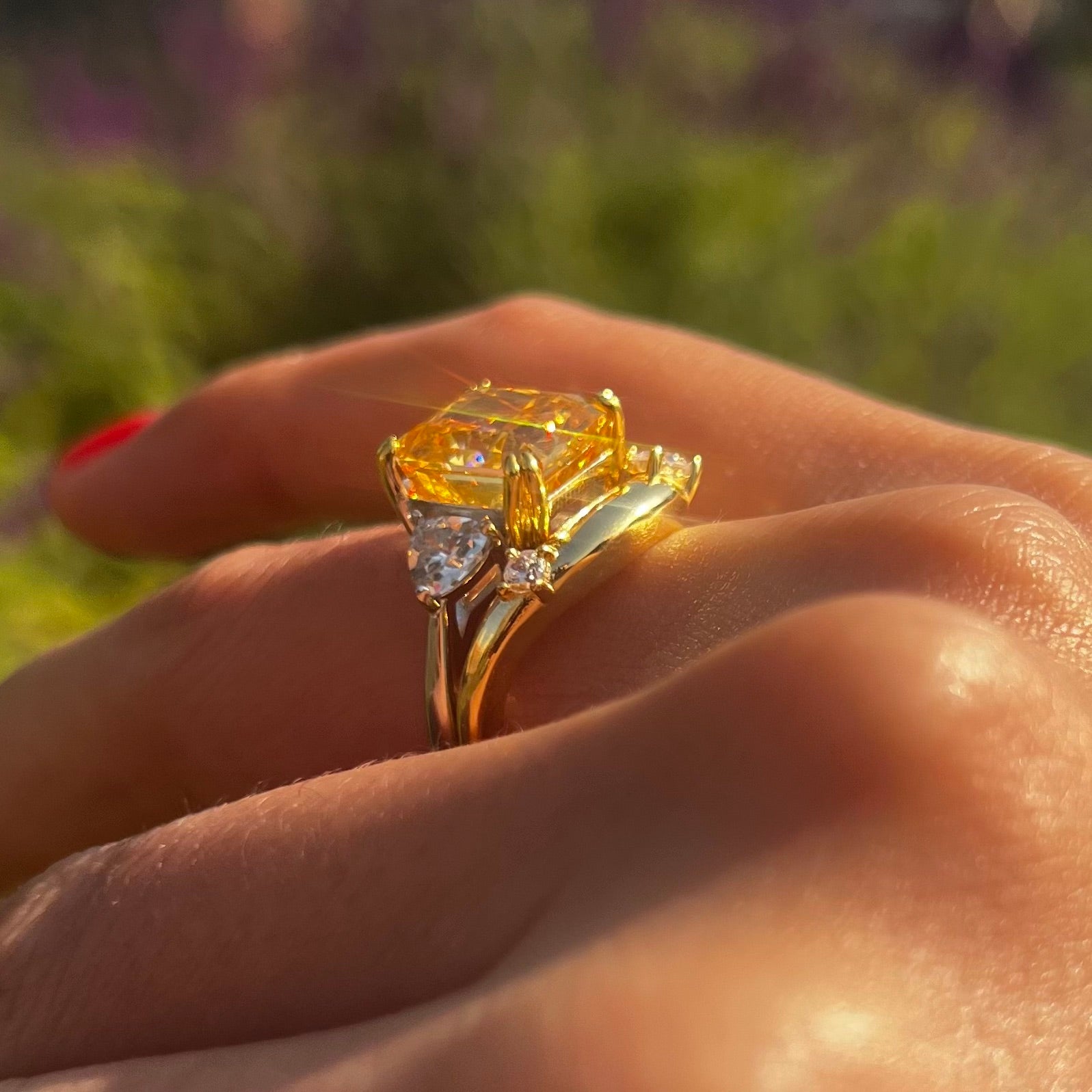 Sparkling 2 Pcs Yellow Radiant Cut Bridal Set