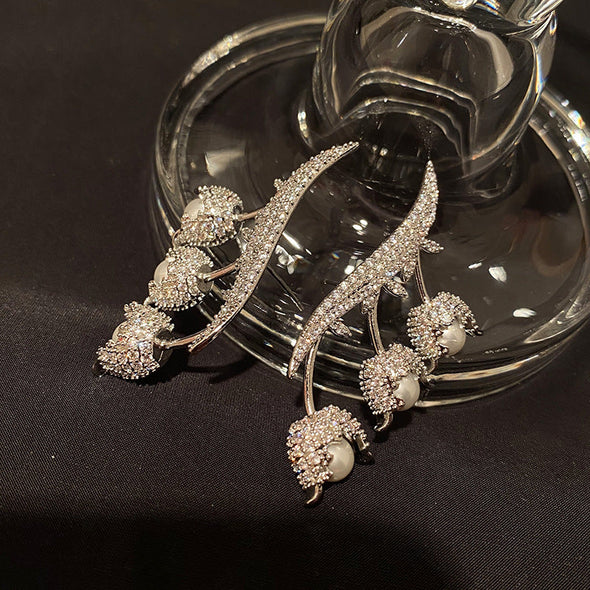 Fashion Pearl Flower Design Earrings