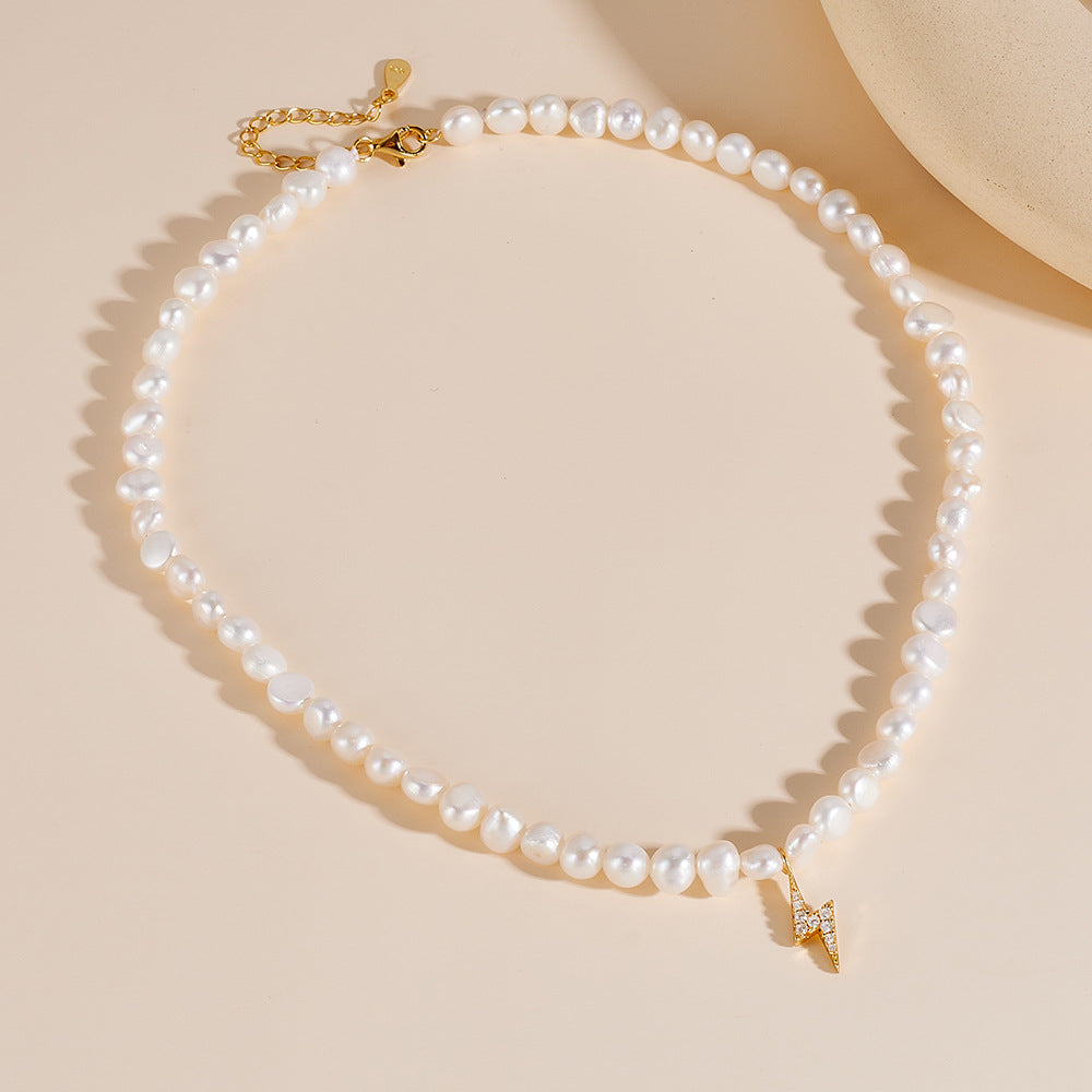 Elegant Pearls Necklace For Mom