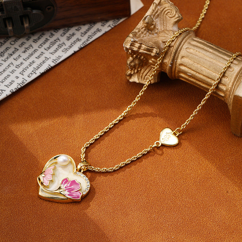 Retro Flower Heart Design Pearl Neckalce