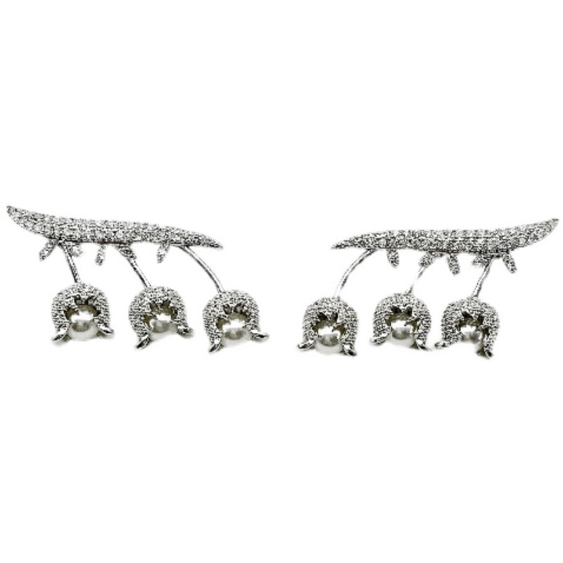 Fashion Pearl Flower Design Earrings