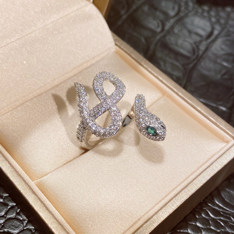 Snake Design Fashion Ring With Green Eyes
