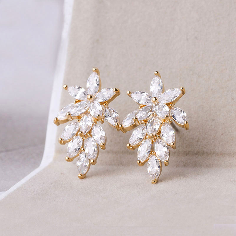 Exquisite Leaf Design Stud Earrings
