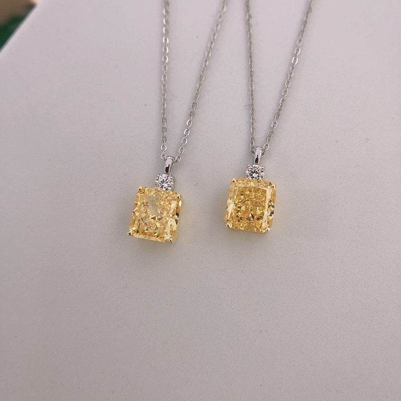 Stunning 4.5ct Yellow Pendant Necklace