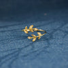 Chic Leaf Design Band In Sterling Silver
