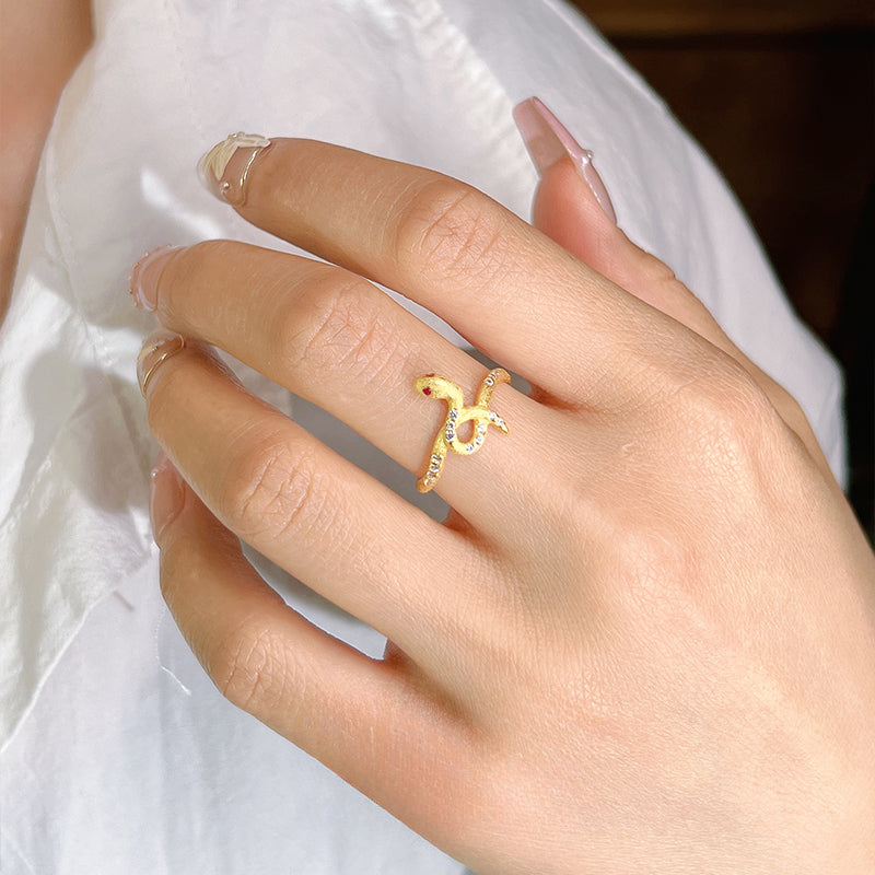 Unique Snake Design Silver Ring