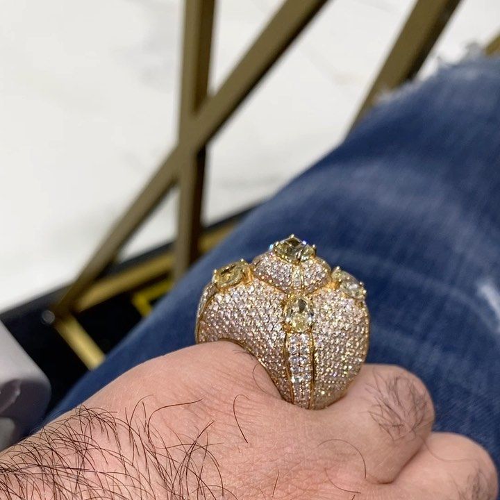 Luxury 6ctw Round Cut Center Stone With 4 Oval Cut Yellow Sapphires Handmade Men's Ring