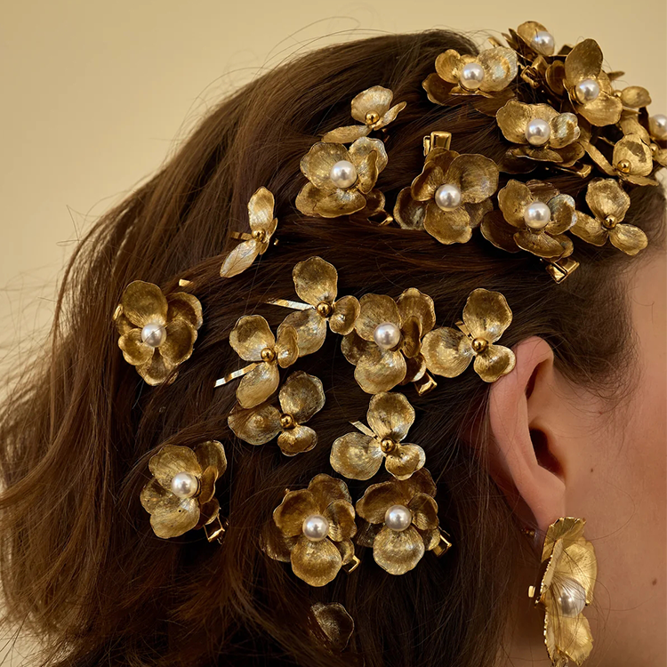 Floral Hair Clip Set ¨C 4-Piece Elegant Blooming Barrettes