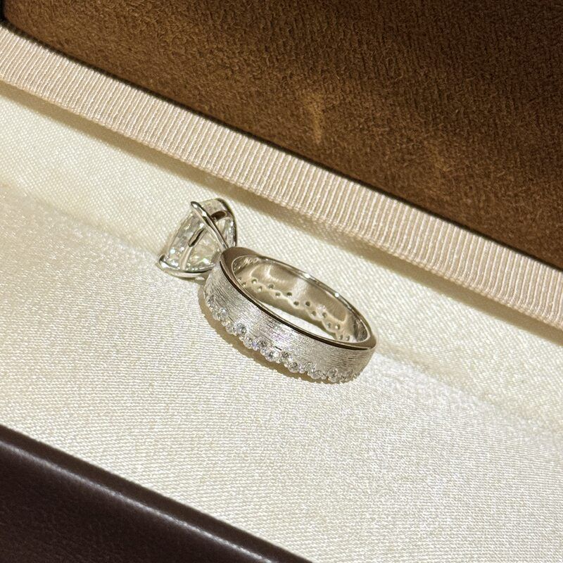 Elegant Textured Band & Side Stones Solitaire Oval Cut Sterling Silver Ring