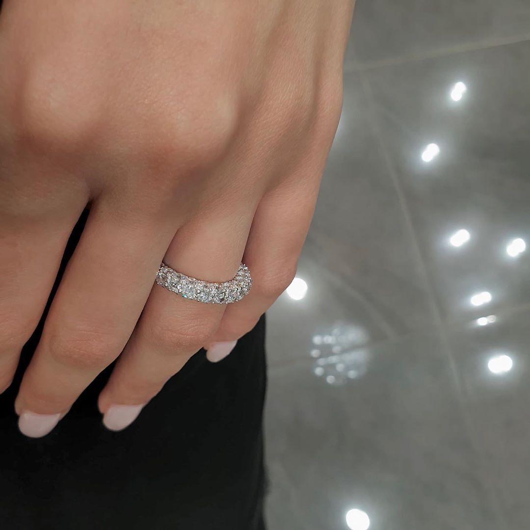 Stunning 10ct Four Rows Round Brilliant Eternity Wedding Band