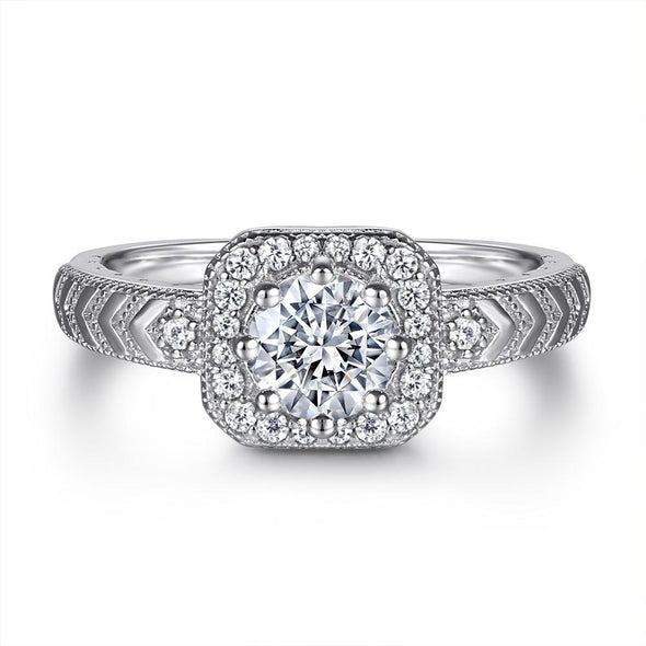 Round Cut Halo Engagement Ring